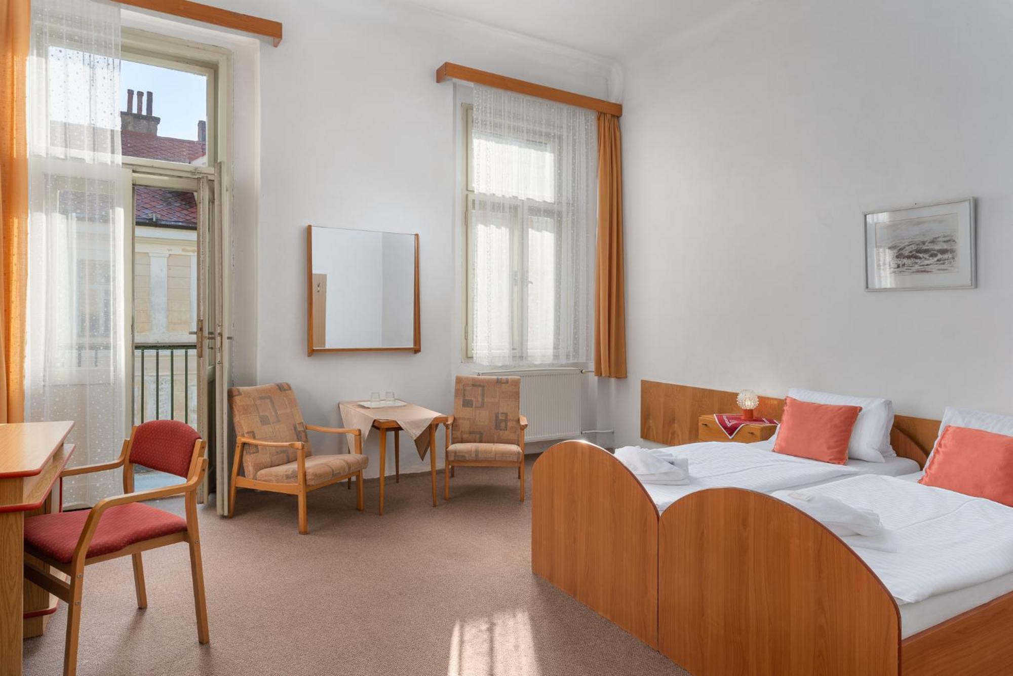 Otava - Vedlejsi Budova Františkovy Lázně Extérieur photo